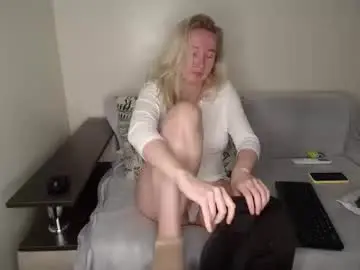 Chaturbate Sex Cam of yourhotdream1