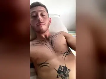 Chaturbate Live Porn of louis_bcasta1