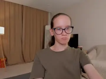 Chaturbate Live Sex Cam of lynettebails