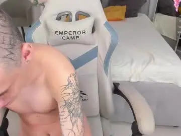 Chaturbate Free Live Porn of andrew_clar