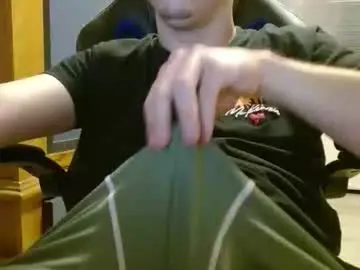 Chaturbate Live Sex Cam of cuteboy090