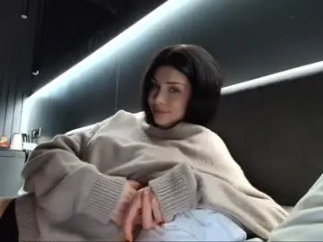 Chaturbate Live Sex Cam of milla_bella