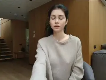 Chaturbate Live Sex Cam of milla_bella