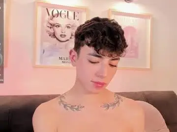 Chaturbate Live Sex Cam of evan_voss