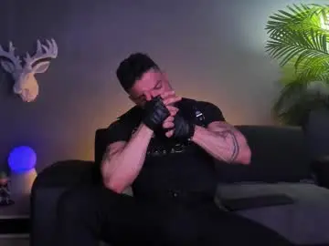 Chaturbate Live Porn of dennis_cox_