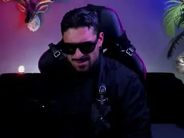 Chaturbate Live Sex Cam of dennis_cox_