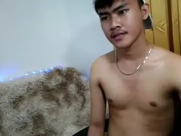 Chaturbate Live Sex Cam of holly_fucker22