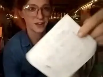 Chaturbate Live Sex Cam of lesleygumgrass