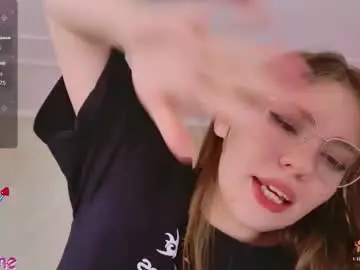 Chaturbate Live Sex Cam of moon__bunny