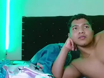 Chaturbate Nude Webcam of tommy_montana57935