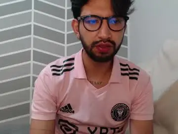 Chaturbate Watch Live Sex Cams of adrian_falcon