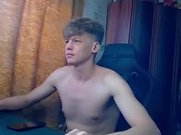 Chaturbate Live Sex Cam of shyredstar