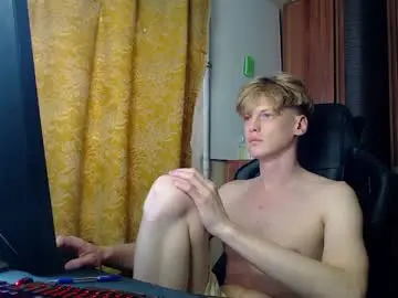 Chaturbate Watch Live Sex Cams of shyredstar