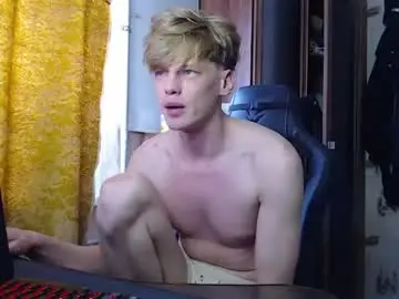 Chaturbate Live Sex Cam of shyredstar