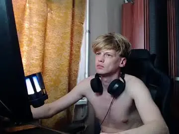 Chaturbate Watch Live Sex Cams of shyredstar