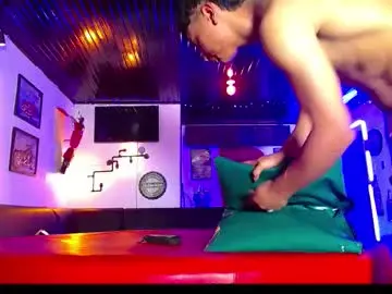 Chaturbate Live Sex Cam of crismens