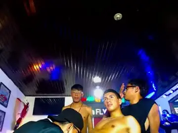 Chaturbate Live Sex Cam of crismens