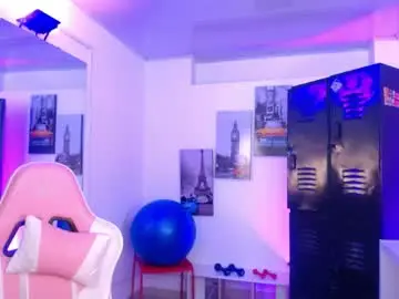 Chaturbate Best live sex cam show of queenfit77