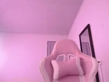 Chaturbate Live Sex Cam of isa_emeralds