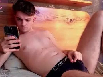 Chaturbate Live Sex Cam of peach_b0y