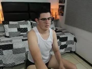 Chaturbate Best live sex cam show of dylan_santiago