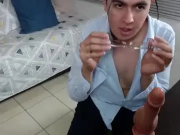 Chaturbate Nude Webcam of dylan_santiago