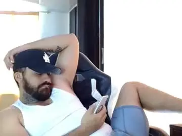 Chaturbate Sex Cam of aronmiller404