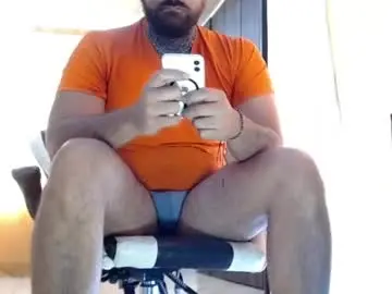 Chaturbate Best live sex cam show of aronmiller404