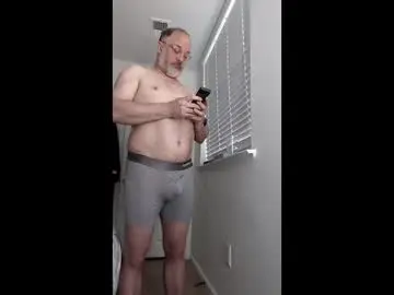 Chaturbate Live Sex Cam of averagegreg