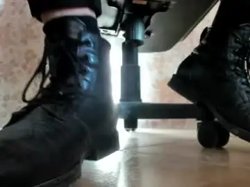 Chaturbate Live Sex Cam of pablomenesssl