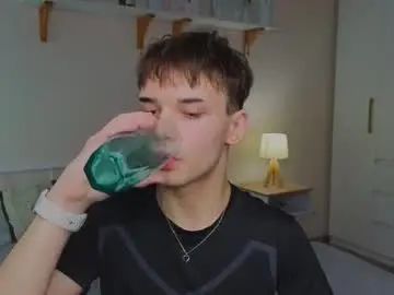 Chaturbate Live Sex Cam of boicute