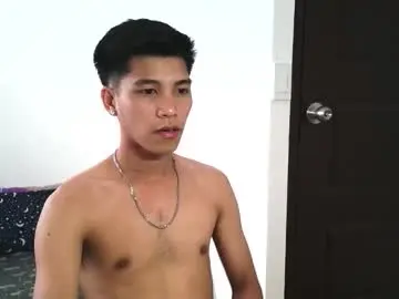 Chaturbate Live Sex Cam of ursweetie_boy