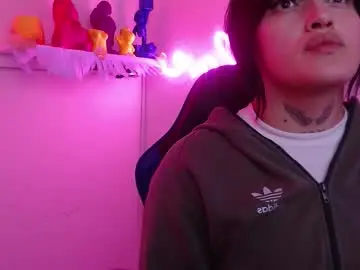 Chaturbate Live Sex Cam of sari_belle