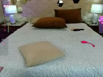 Chaturbate Watch Live Sex Cams of xlindamilfx