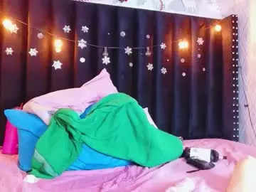 Chaturbate Live Sex Cam of dirtylittleslutt_