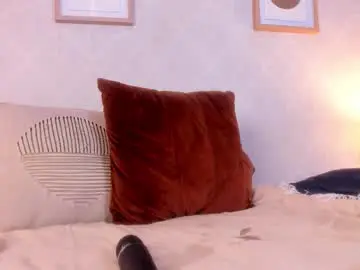 Chaturbate Nude Webcam of caroline_dh