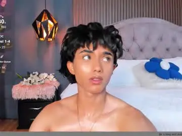 Chaturbate Sex Chat of noa_03