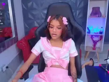 Chaturbate Sex Cam of adisson_petite1