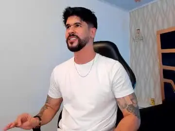 Chaturbate Adult Webcams of petesevans_1