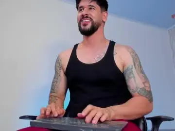 Chaturbate Watch Live Sex Cams of petesevans_1