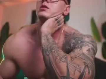 Chaturbate Adult Video Chat of thomas_falcon1