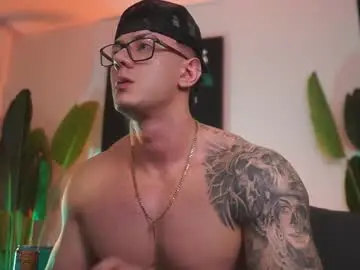 Chaturbate Nude Webcam of thomas_falcon1