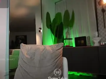 Chaturbate Live Sex Cam of thomas_falcon1