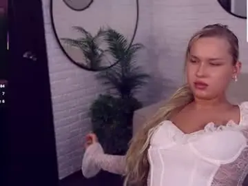 Chaturbate Live Sex Cam of angelic_coy