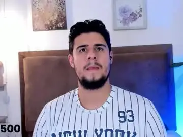 Chaturbate Live Sex Cam of ryan_evannss