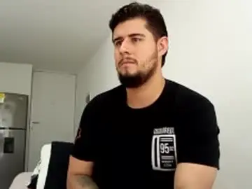 Chaturbate Live Sex Cam of ryan_evannss