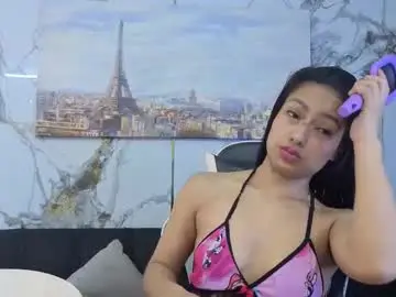 Chaturbate Free Live Porn of curvy_and_petite23_aws