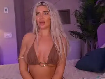 Chaturbate Live Sex Cam of hellenroyy