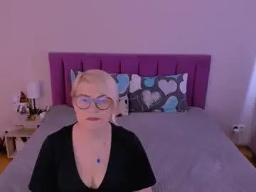 Chaturbate Live Sex Cam of sabrinamacmarren