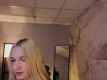 Chaturbate Adult Video Chat of serenastile